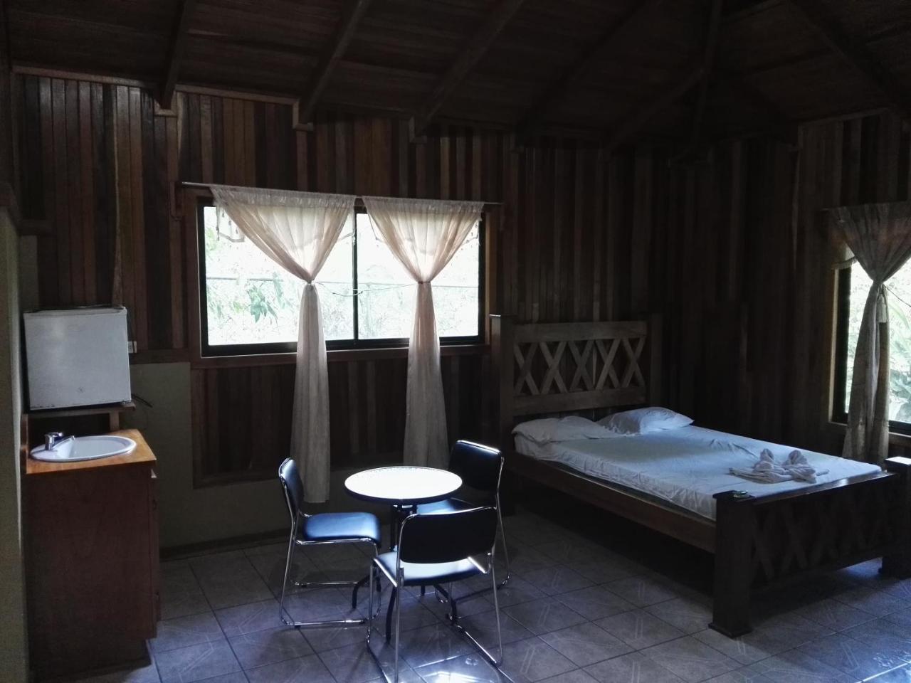 Hotel Rancho Las Cabañas Guápiles Exterior foto